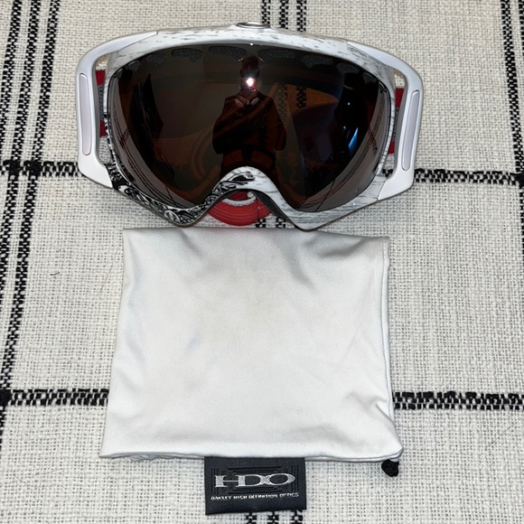 Oakley Other - Oakley High Definition Optics Ski/Snowboarding Googles